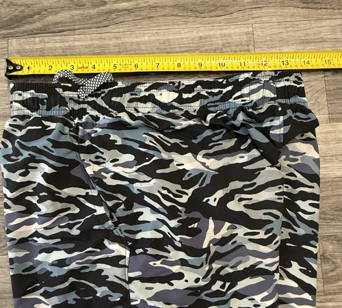 Under Armour Shorts Boys YLG (Youth Large 14-16) Gray Camouflage Stretch Pocket - Picture 5 of 6