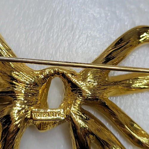 Trifari Signed Rhinestone Bow Goldtone Brooch - Picture 9 of 17