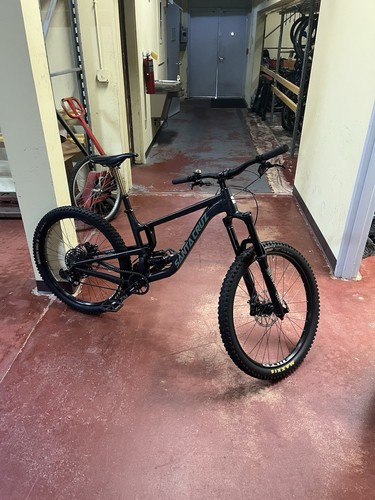 2018 Santa CruzNomad - Picture 2 of 7