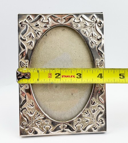 Vintage verzierter silberner ovaler Bilderrahmen geprägtes Band und florales Design 4x6 - Bild 7 von 8