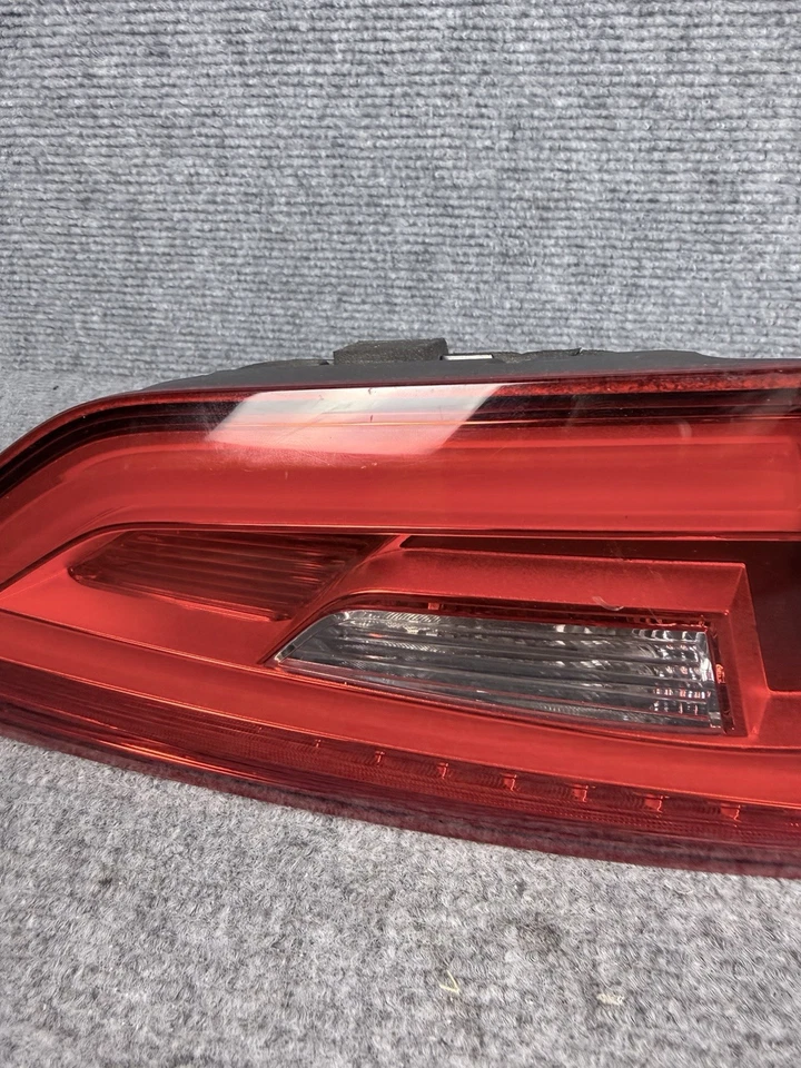 AUDI A3 QUATTRO 2015 2016 SEDÁN luz trasera maletero lámpara de freno izquierda 8V5945093C Foto 3 de 4