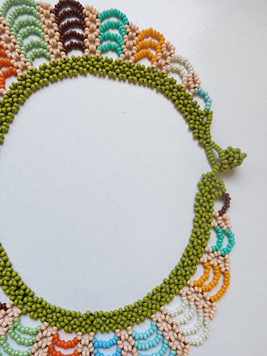 Elegante Halskette mit bunten Rocailles - Bild 4 von 5