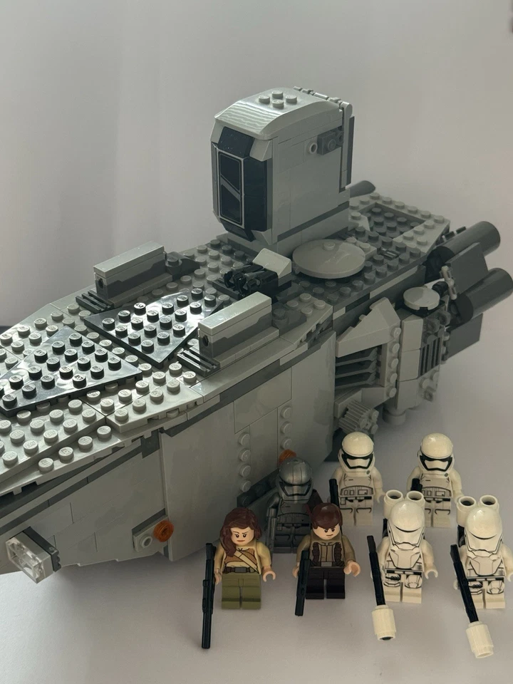 LEGO Star Wars: First Order Transporter (75103) - Bild 2 von 4