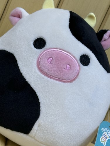 NUEVO Squishmallows 5” pulgadas Connor The Black & White Cow Farm Squad Squishmallow - Imagen 2 de 9