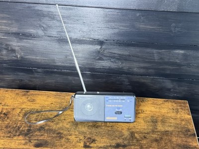 Belwood Portable  FM / AM  Radio  Receiver Black Works Great 