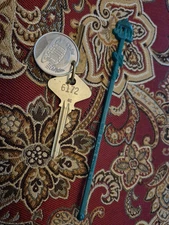 Vtg Greenbrier Resort Old C&O Railroad Hotel Pewter Room Key Fob & Bar Swizzle 