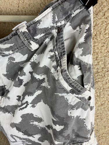 Rock Revolution Mens Size 38 Gray & White 8 Pocket Cargo Shorts 100% Cotton - Picture 7 of 16