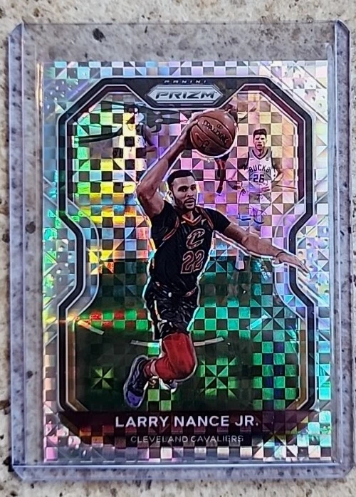 /8 ESTUCHE RARO HIT LARRY NANCE JR. 2020 PANINI PRIZM SOBRES DE LA SUERTE TABLERO DE AJEDREZ Foto 2 de 4