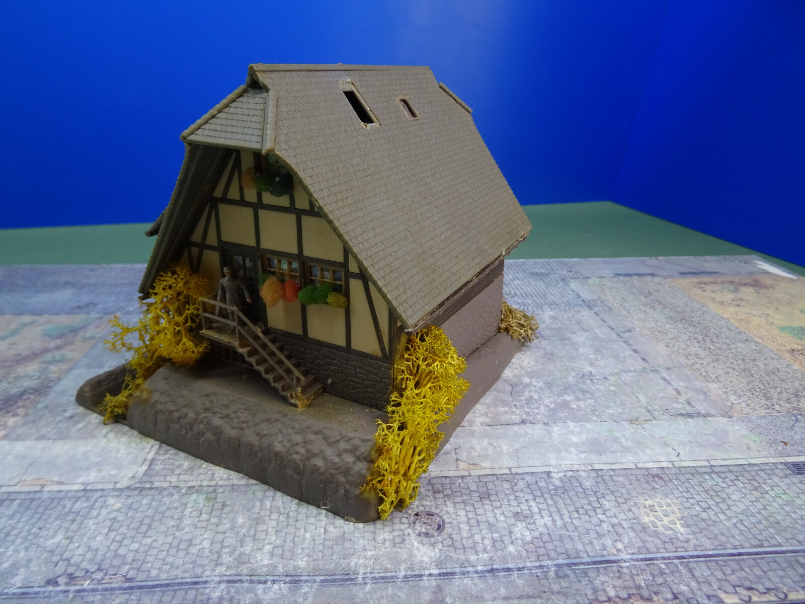 Picture 2 of 4