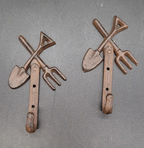 2 Vintage Cast Iron Wall Hooks w/ Shovel & Pitchfork - Picture 4 of 8