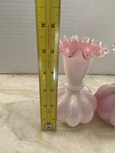 Fenton Vintage Paar gefasste milchrosa Kunstglas gekräuselte Vase geraffter Rand - Bild 11 von 12