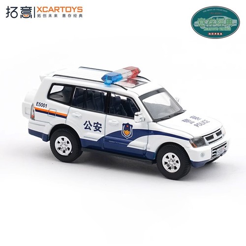 Xcartoys 1:64 Pajero Gen.3 Police Diecast Model Car - Picture 5 of 6