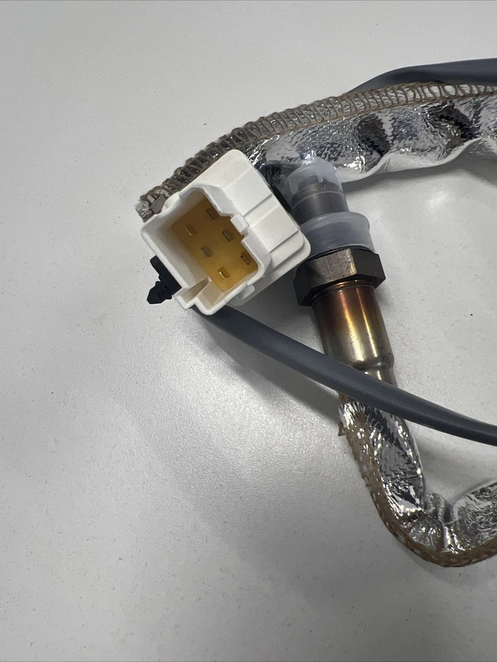 Sensor de oxígeno - OE real Bosch 17036 se adapta a 99-04 Volvo S80 2,9 L-L6 Foto 2 de 4