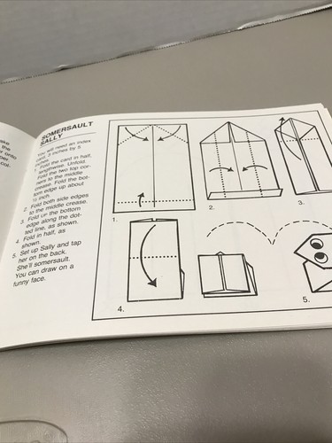 (Lot of 2) Paper Crafts Grades 1-6 & Paper Tricks by Florence Temko - Bild 8 von 8