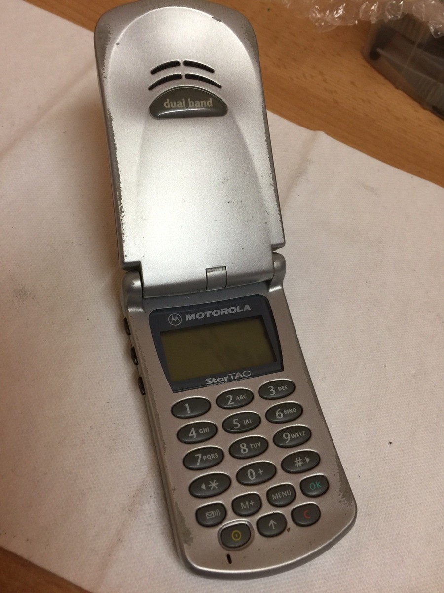 Vintage MOTOROLA STARTAC 2G GSM 900 Classic Flip CellPhone - Working