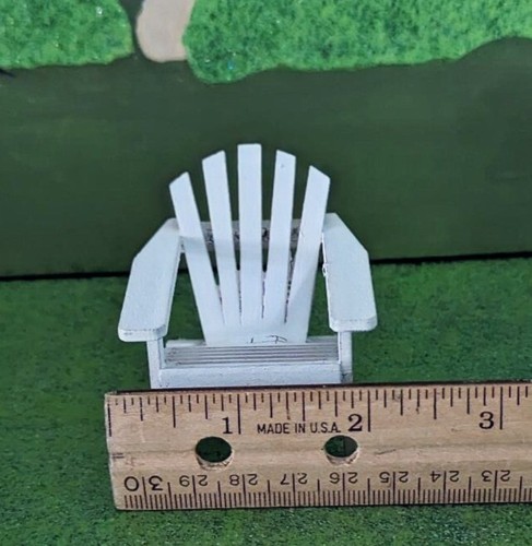 Juego de 2 sillas miniatura de madera blanca Adirondack para jardín de hadas o gnomos NUEVO - Imagen 3 de 7