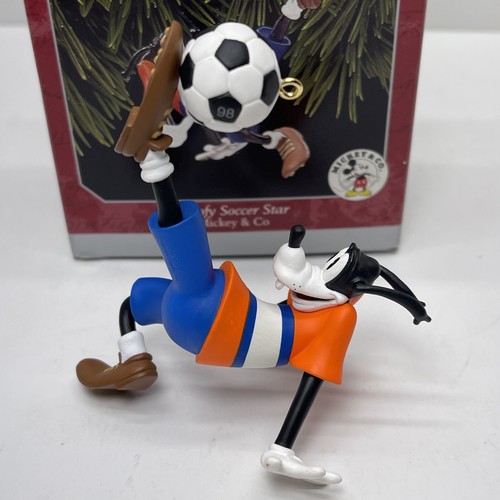 VTG Disney Hallmark Keepsake Ornaments Donald Duck Tigger & Goofy Soccer Star - Picture 12 of 14