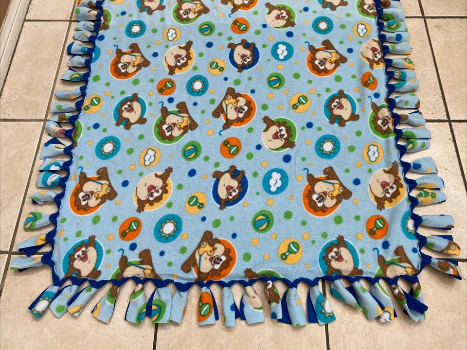 Manta de colección Looney Tunes Baby Taz Tasmanian Devil personalizada con flecos de lana Foto 2 de 4