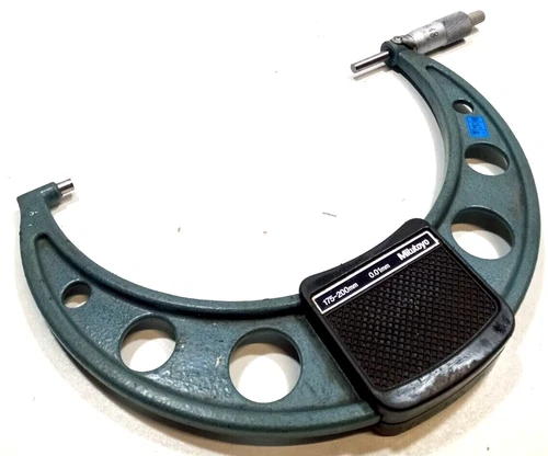 Mitutoyo 103-144-10 Micrometer 175-200mm Series 103 Reading: 0.01mm