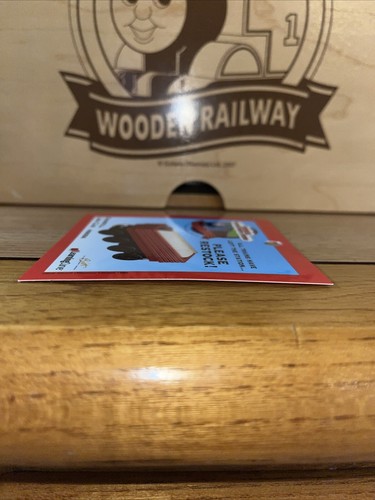 ¡TARJETA DE DISTRIBUIDOR! THOMAS FRIENDS TREN MADERA FERROCARRIL ASERRADERO COCHE DE TRONCOS REABASTECIMIENTO - Imagen 5 de 6