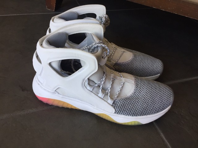 Size 8.5 - Nike Air Flight Huarache Ultra White Pure Platinum Size 8.5 - Nike Air Flight Huarache Ultra White Pure Platinum
