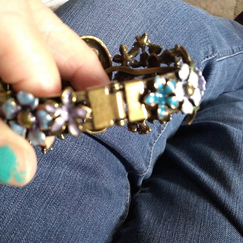 KIRKS FOLLY "To Bee or Not to Bee" Multicolor Crystal Clamper Bracelet Gorgeous! - Picture 10 of 13