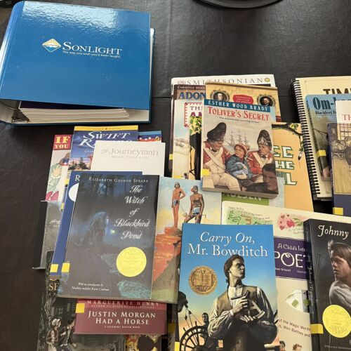 Sonlight Core D American History Year 1 + Language Arts D 5 Day Homeschool - Foto 2 di 9