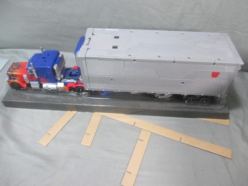 Transformers ULTIMATE OPTIMUS PRIME Dark of the Moon SDCC Comic-Con 2011 Comicon - Picture 11 of 18