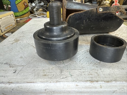 GREENLEE 737 2" & 1-1/2" Ball Bearing Conduit Knockout Punch Set - Picture 5 of 13