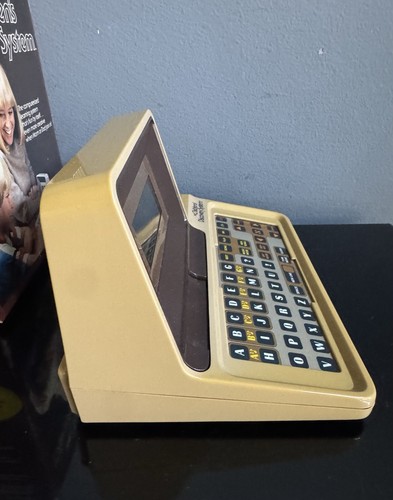 VTG The Children's Discovery System Bundle Computer, Manuals, 4 Cartridges Works - Picture 9 of 16