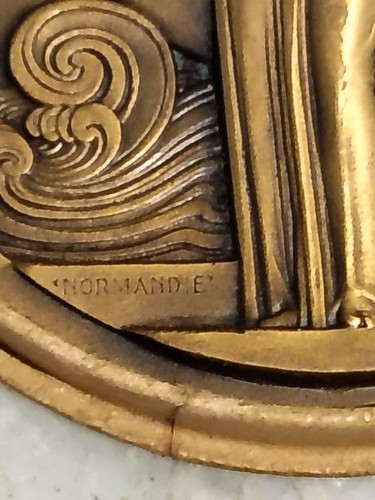 CGT LÍNEA FRANCESA SS NORMANDÍA BRONCE MEDALLA ART DECO MEDALLÓN 1935. 70 mm aprox - Imagen 6 de 16