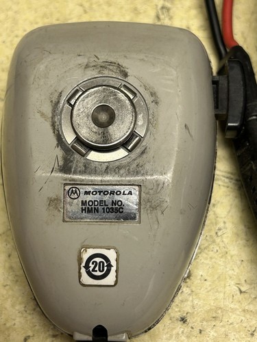 Motorola PM400 Mobile Two-Way Radio AAM50RPF9AA3AN W/Microphone - FOR PARTS ONLY - Zdjęcie 4 z 4