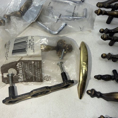 Konvolut Vintage Antik Amerock Bel mit Schubladenzügen Messingknöpfe Küche 33 Teile - Bild 7 von 9