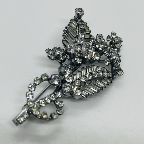 Gorgeous Vintage Flower Silver Tone Rhinestone Paste Brooch (1 Stone Missing)