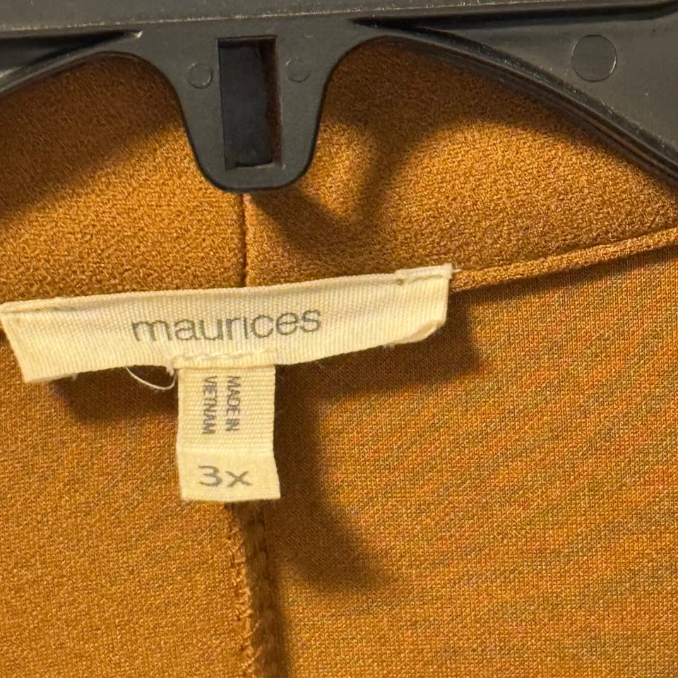 Maurices 开襟夹克,尺寸 3X 聚酯纤维氨纶骆驼色弹力夹克 — 第 3/4 张图片