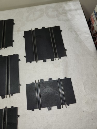 Vintage 1963 Eldon 1/24 Scale 5 & 5/8" Straight Track Lot 11 Pieces  - Picture 5 of 9