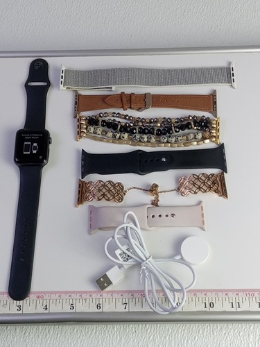 Apple Watch Series 3 W/6 Extra Bands - Zdjęcie 1 z 11