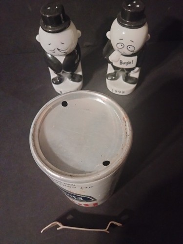 Burgie! Man Stroh's Beer Brewery Co. Salt & Pepper Set, BURGIE! CAN, Can Opener - Picture 3 of 23