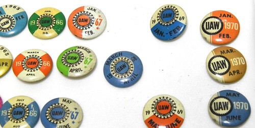33 U.A.W UNION MEMBERS BUTTON PIN BACK 1964-1970 - Picture 4 of 6