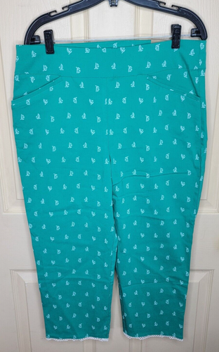 Chicos Size 2 Josie Slim Capri Classic Rise Crop Amazon Green Sailboats - Picture 2 of 6