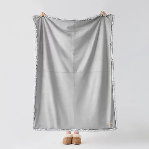 NWT UGG® Wyatt Luxury Reversible Throw Blanket 50"х70" LUXURIOUSLY SOFT "SEAL" - Picture 13 of 15
