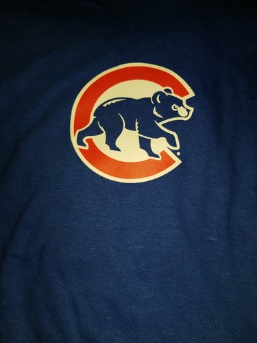 Chicago Cubs Cubbie Bear Logo T-Shirt NEW!! - 第 1/3 張圖片