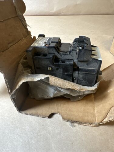 Siemens 3TB4417-0A Motor Starter NEMA Size 2 New - Picture 4 of 5