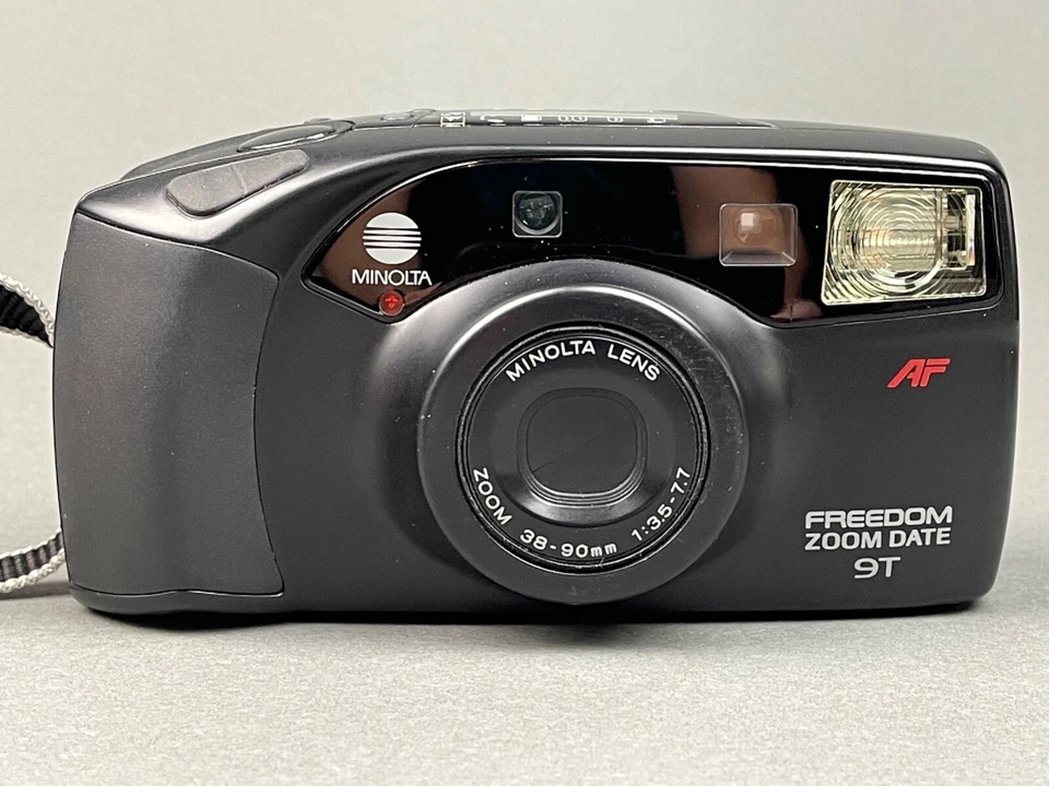 Minolta Freedom Zoom Date 9T Point and Shoot Film Camera w/ Bag & Film - Image 4 of 4