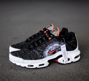 nike air max plus galaxy