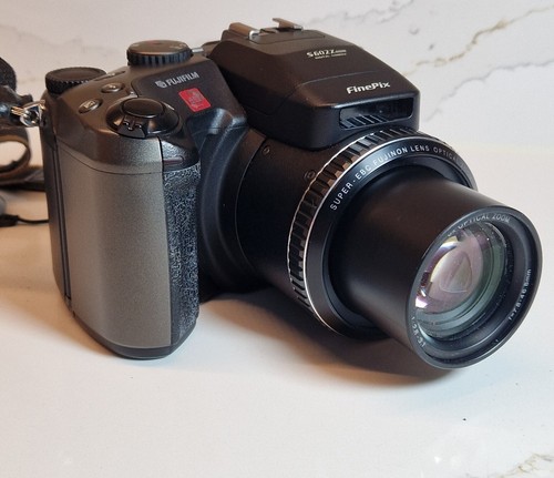 Fujifilm FinePix S602 Zoom Digital Bridge Camera 3.1MP 6x Optical Zoom Tested - Picture 8 of 17