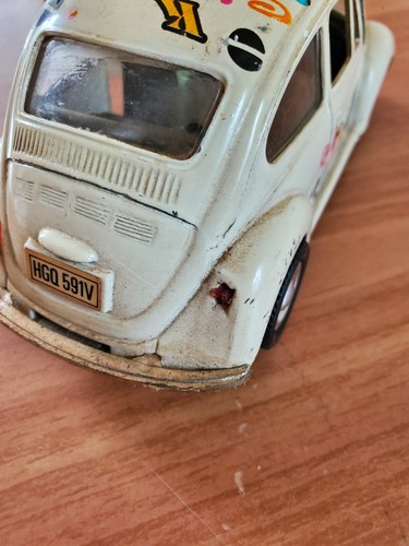 White Volkswagen VW Classic Beetle Bug with Letters Die Cast SS5702 doors open - Picture 12 of 12