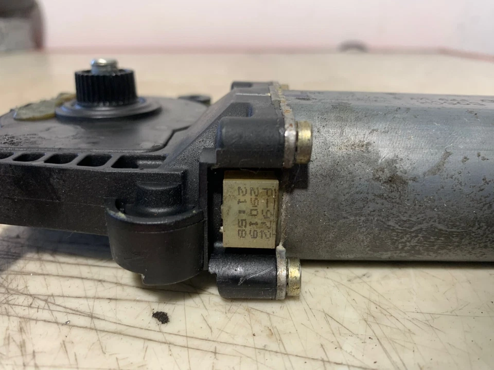 MOTOR VENTANA TRASERA DERECHA MERCEDES-BENZ ML W163 9137041093 C570 Foto 2 de 4