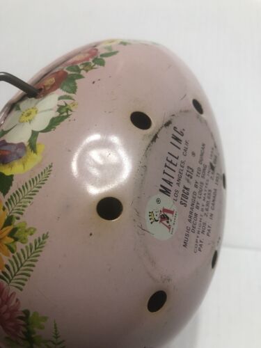 Mattel Musical Windup Uovo di Pasqua Latta Litografia Bird Flowers Non Funzionante Vintage 1954 (O1 - Foto 12 di 13