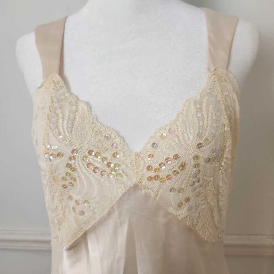 Vestido sin Mangas Etiqueta Dorada Victorias Secret De Colección Talla Pequeña Maxi Lentejuelas Lencería Hada Foto 2 de 4